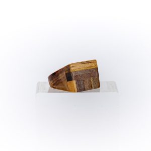 Anillo de madera taracea cuadrado